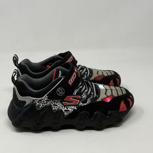 Skechers Skech-o-Saurus Light Up Sneakers Boys Size 3 Black Red Shoes FLAW READ